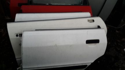 Двери Audi 80 B3  - купить на сайте объявлений Армавир онлайн