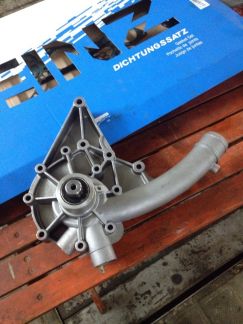 Помпа Mercedes 102.980  Армавир