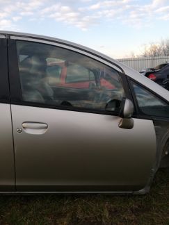 Дверь передняя правая Mitsubishi colt  Армавир