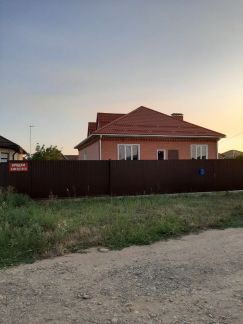 Дом 150 м кв. на участке 10 сот.  Армавир
