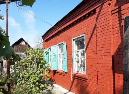 Дом 70 м кв. на участке 10 сот.  Армавир