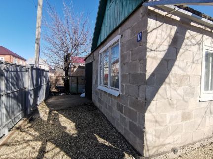 Дом 45 м кв. на участке 5 сот.  Армавир