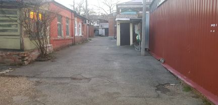 Дом 26 м кв. на участке 1 сот.  Армавир