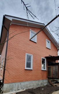 Дом 121 м кв. на участке 6.7 сот.  Армавир