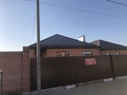 Дом 118 м кв. на участке 4 сот.  Армавир
