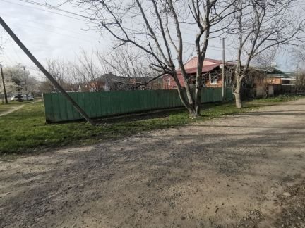 Дом 100 м кв. на участке 6 сот.  Армавир