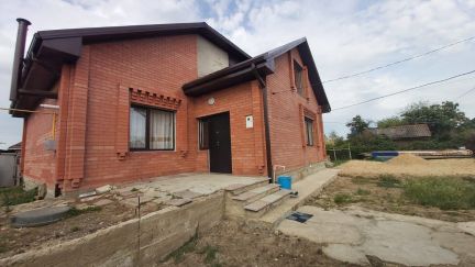 Дом 200 м кв. на участке 7.8 сот.  Армавир