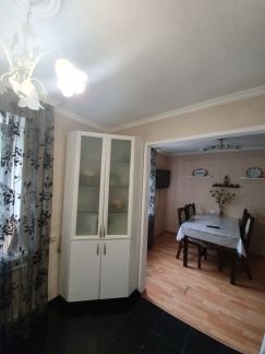 Продам 3х-комнатную квартиру, 60 м кв., 2/5 эт.  Армавир