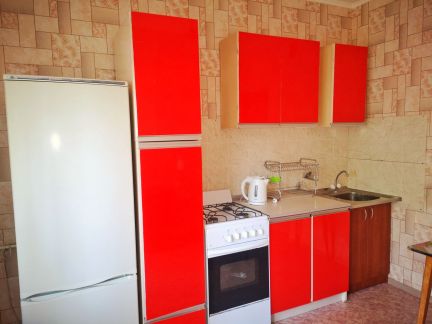 Сдам 1-комнатную квартиру, 40 м кв., 2/10 эт.  Армавир