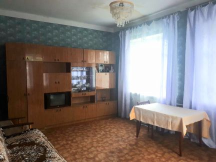 Дом 105 м кв. на участке 6 сот.  Армавир