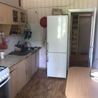 Продаю 2х комнатную квартиру, 50 м кв., 1/9 эт.  Армавир