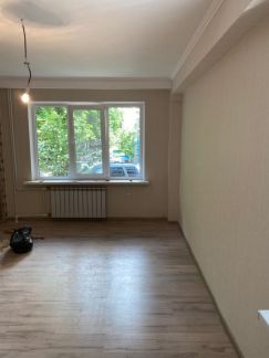 Продаю 2х комнатную квартиру, 54 м кв., 1/5 эт.  Армавир