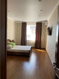 Сдаю 2х комнатную квартиру, 80 м кв., 8/9 эт.  - купить на сайте объявлений Армавир онлайн