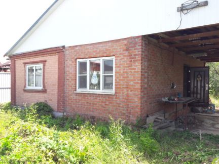 Дом 60 м кв. на участке 7 сот.  Армавир