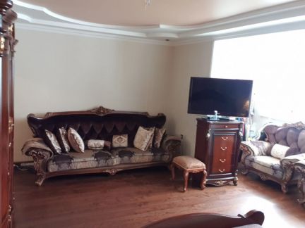 Продам 3х-комнатную квартиру, 150 м кв., 4/7 эт.  Армавир