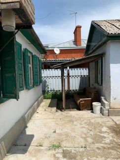 Дом 45 м кв. на участке 5 сот.  Армавир